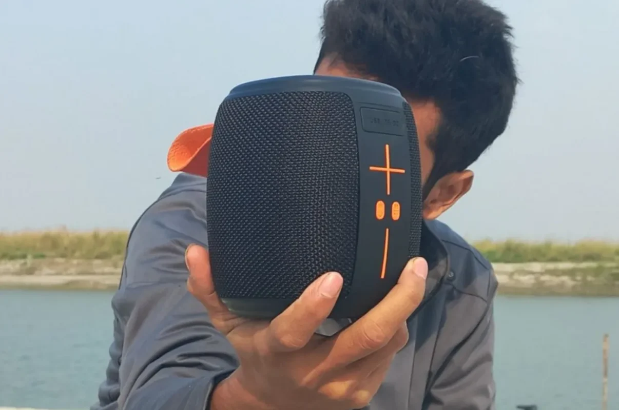 Kisonli Q16 RGB Bluetooth wireless portable speaker